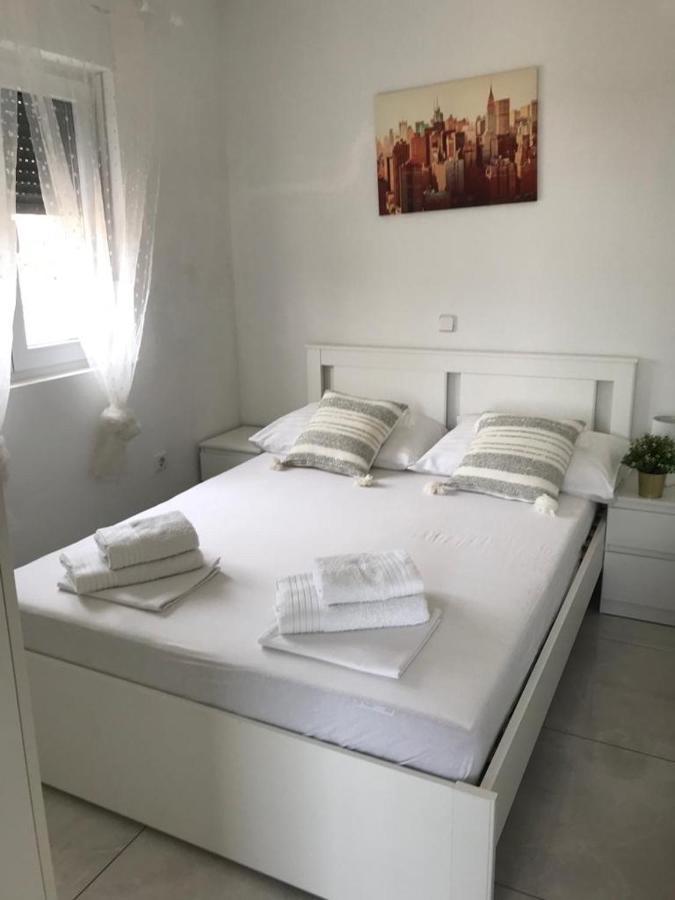 Nelany Apartment Zubovici Bagian luar foto