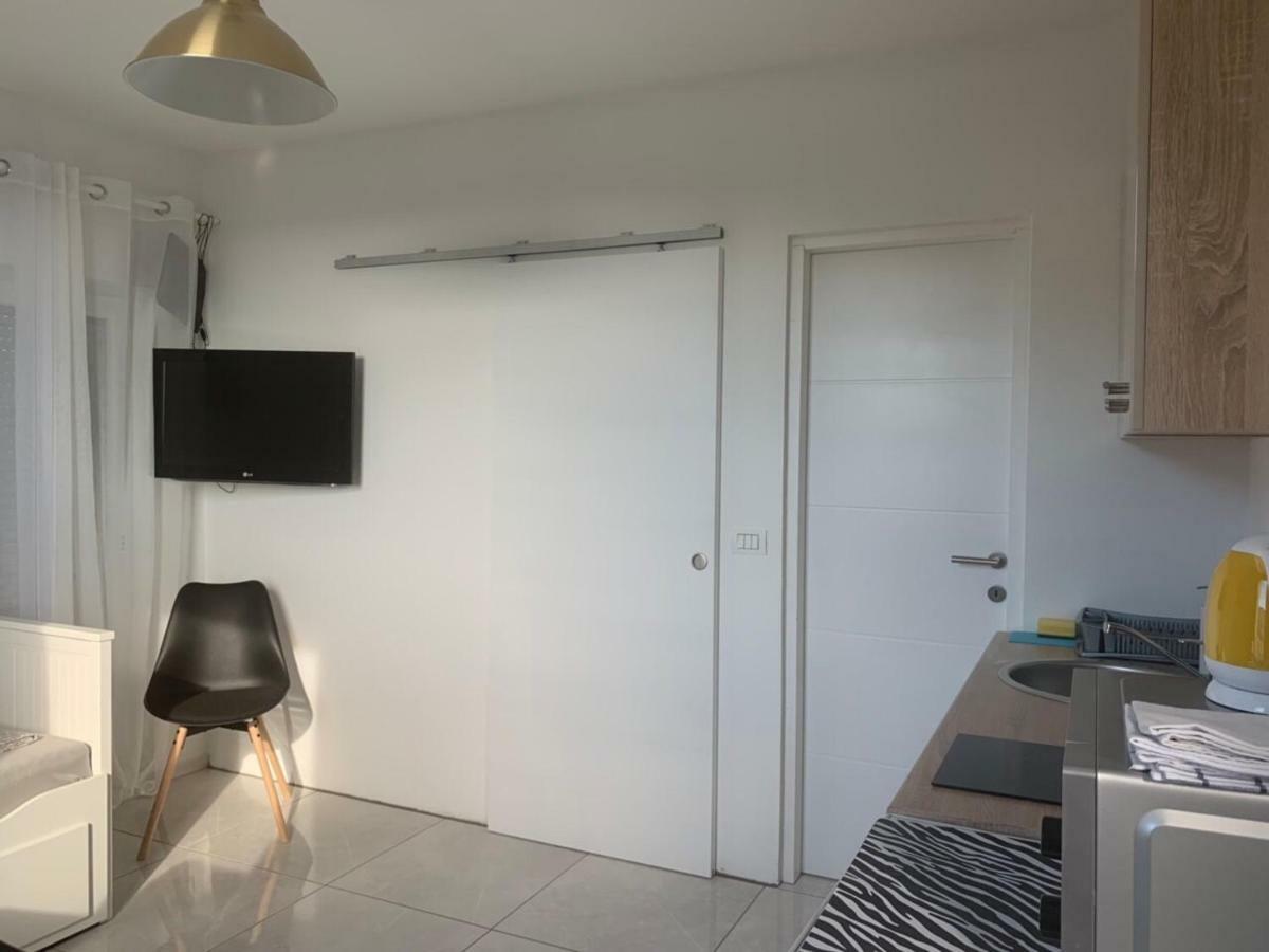 Nelany Apartment Zubovici Bagian luar foto