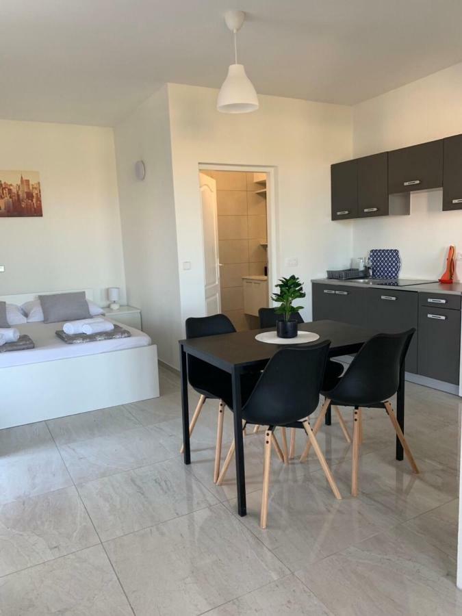 Nelany Apartment Zubovici Bagian luar foto