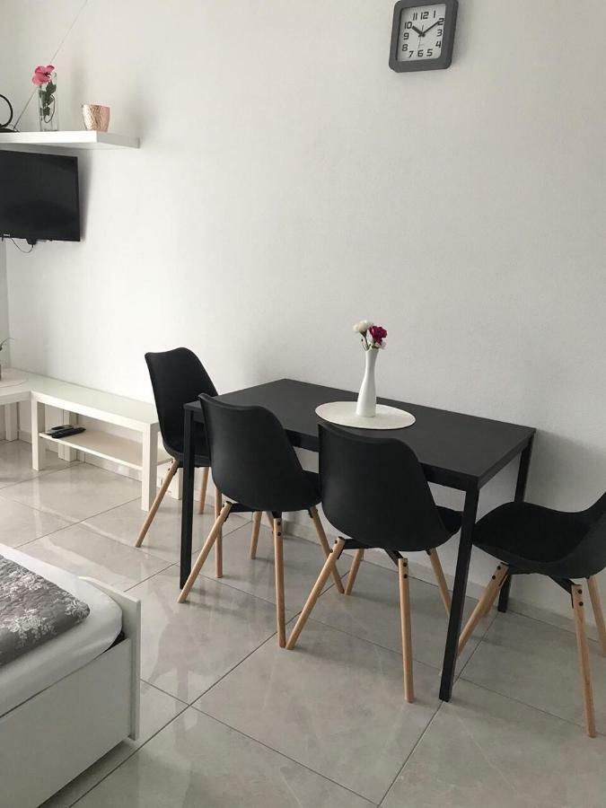 Nelany Apartment Zubovici Bagian luar foto