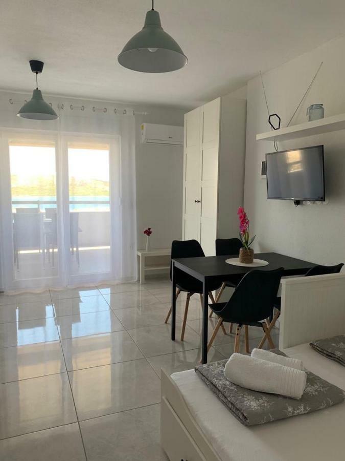 Nelany Apartment Zubovici Bagian luar foto
